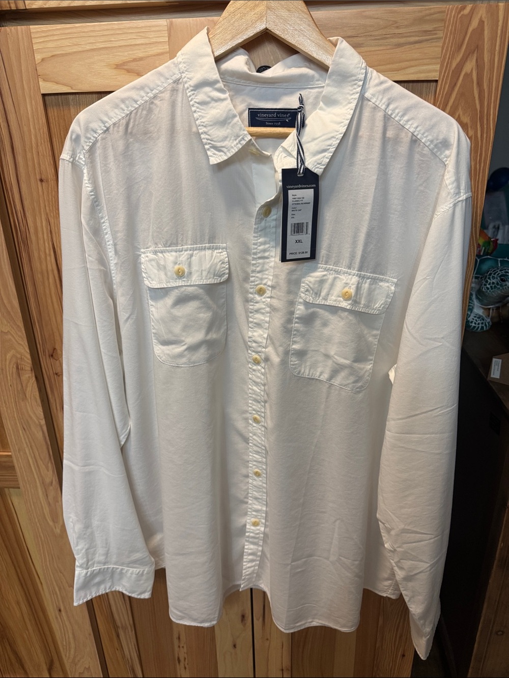 Vineyard Vines Men's Cream Button-Down Double Pocket Shirt